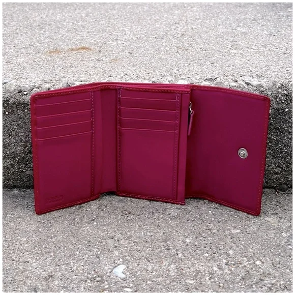 Snap Wallet - Picture 3 of 5